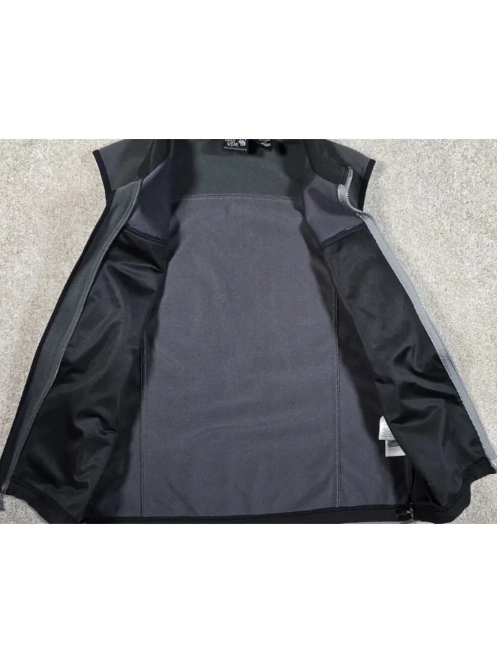 Mountain Hardwear right back